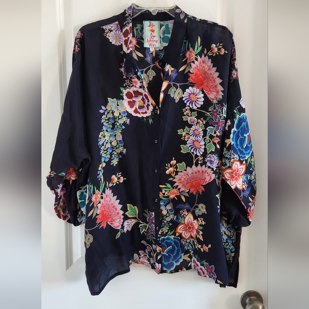 Johnny Was Gail Navy Blue Floral Silk-Like Button Down Blouse - Size Medium
